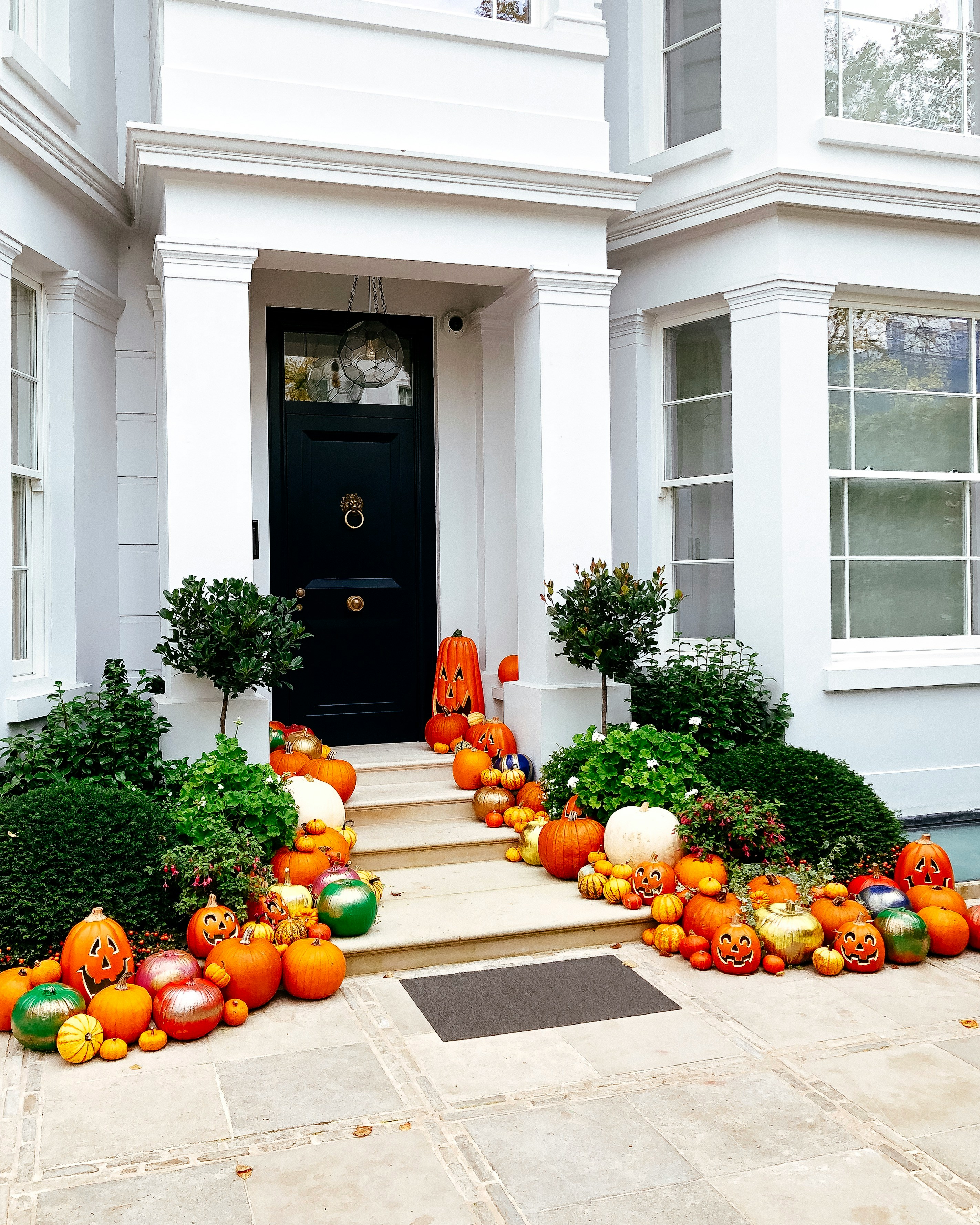 Boost Your Home’s Autumn Curb Appeal with Cozy, Creative Fall Decor